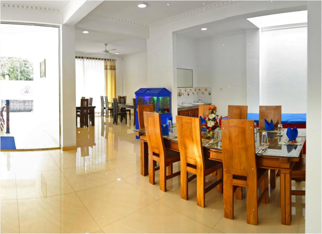 Ronaka Airport Transit Hotel Катунаяка Экстерьер фото