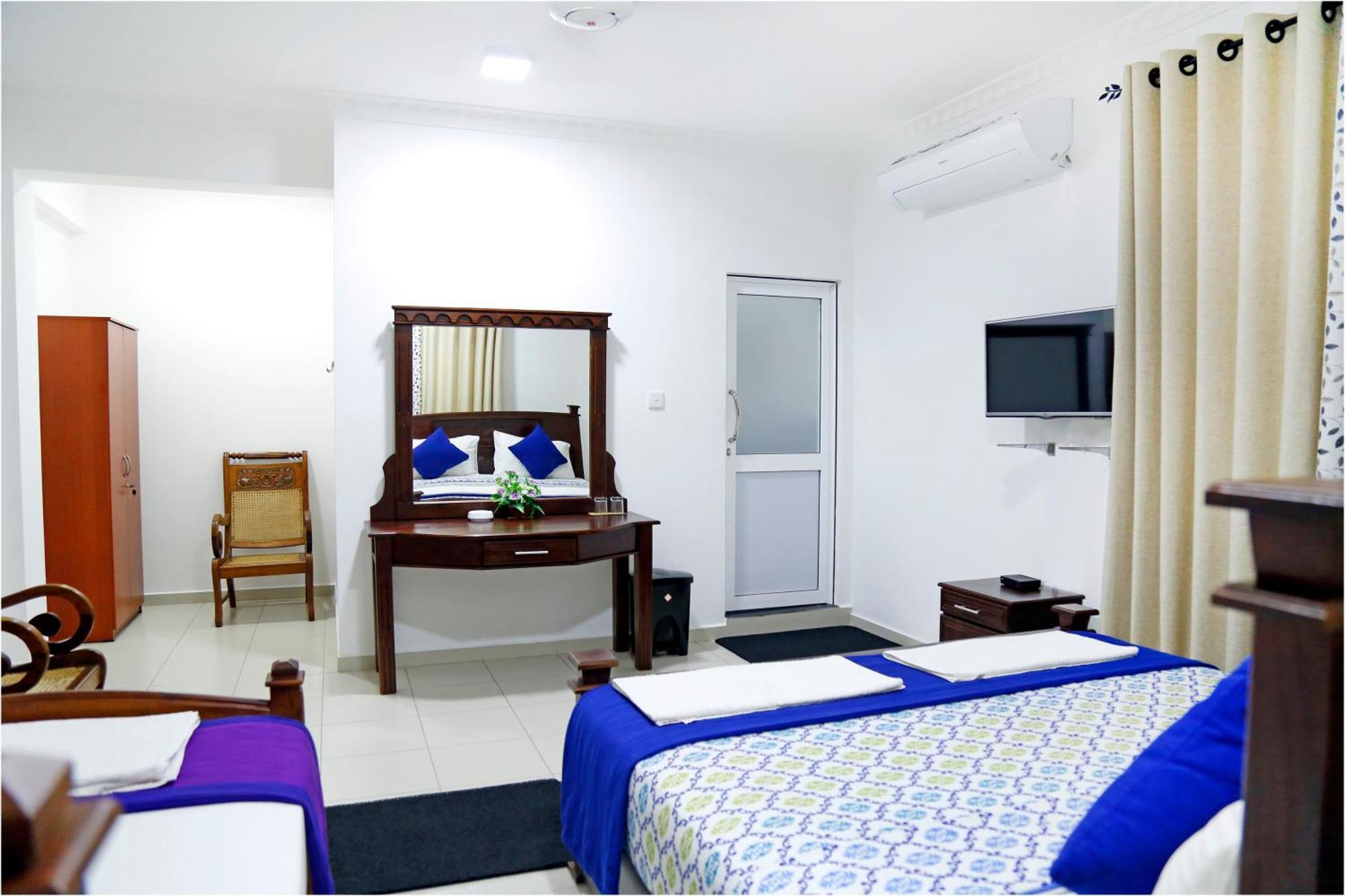 Ronaka Airport Transit Hotel Катунаяка Экстерьер фото