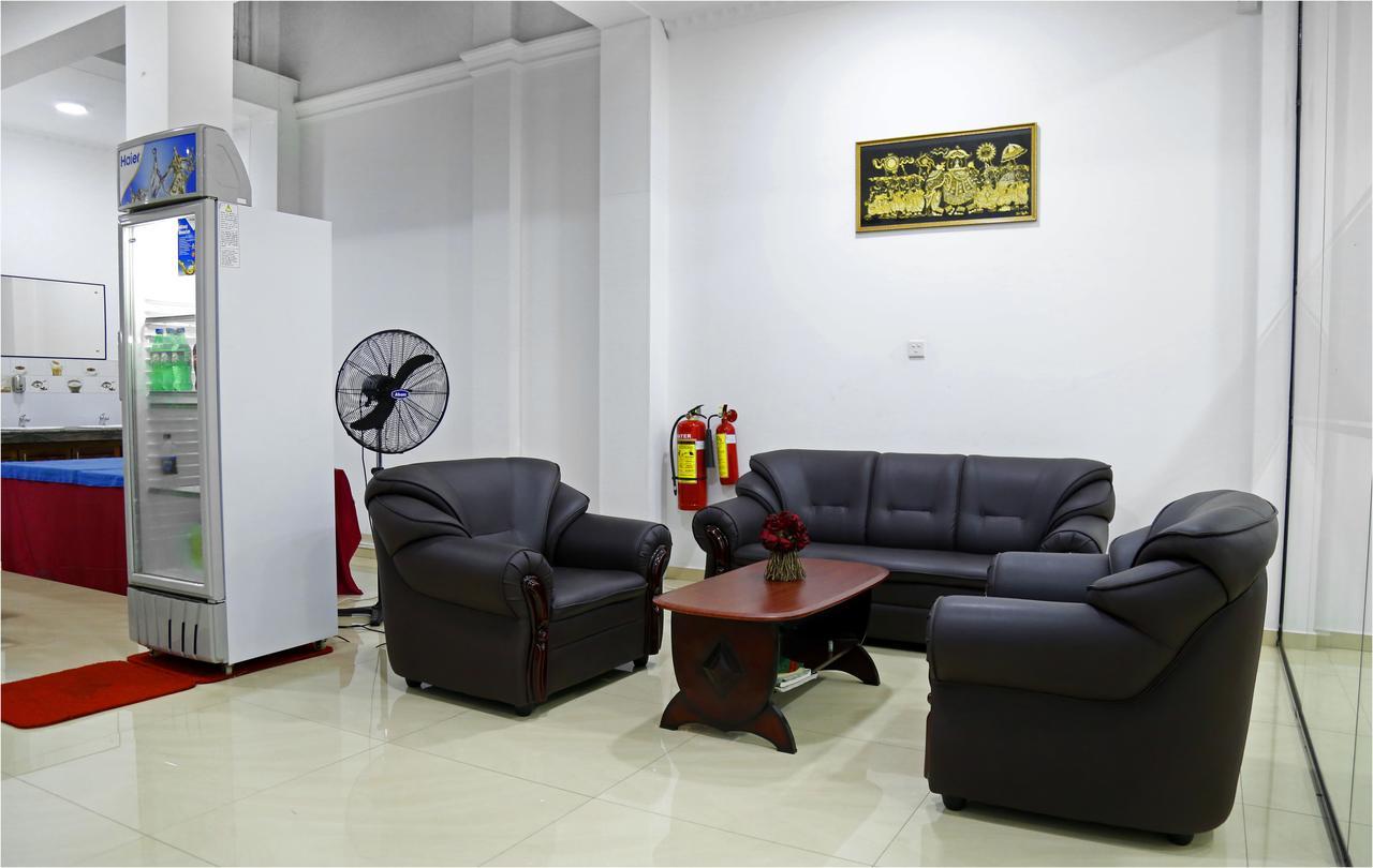 Ronaka Airport Transit Hotel Катунаяка Экстерьер фото